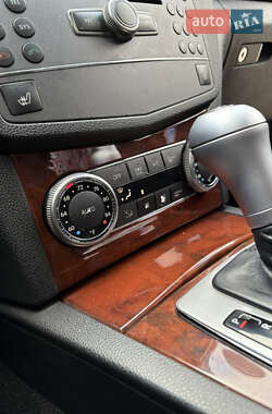 Седан Mercedes-Benz C-Class 2010 в 