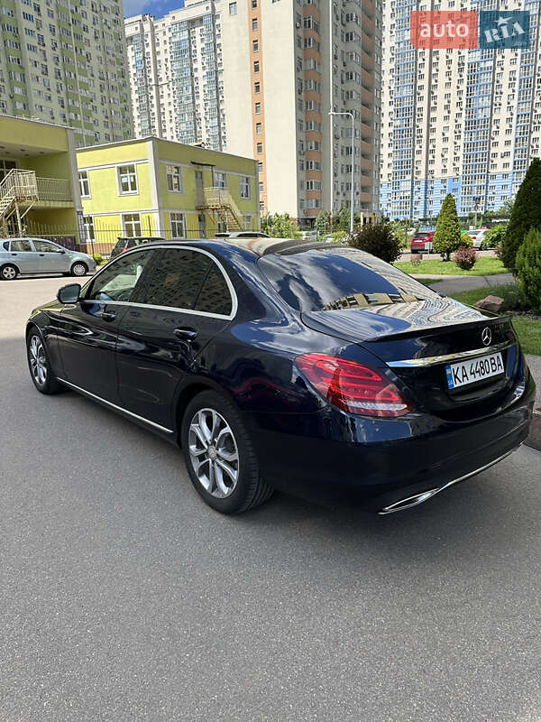 Седан Mercedes-Benz C-Class 2018 в Киеве
