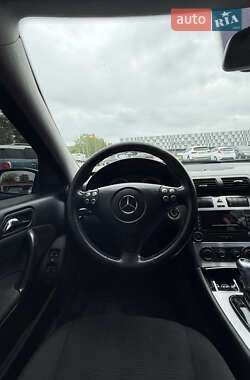 Седан Mercedes-Benz C-Class 2006 в 