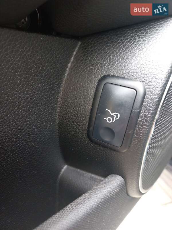 Седан Mercedes-Benz C-Class 2010 в Бучачі