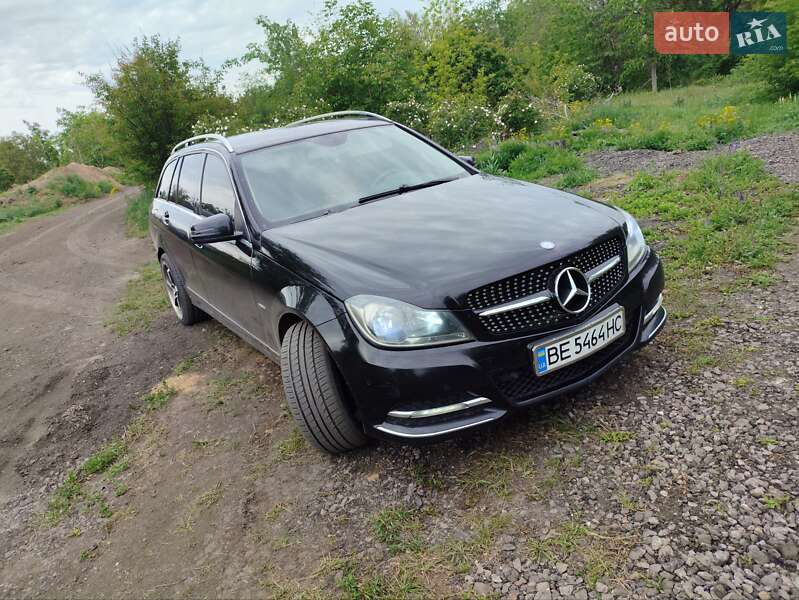Mercedes-Benz C-Class 2011