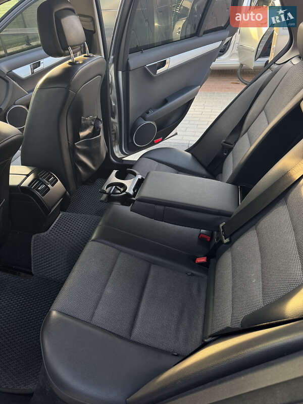 Универсал Mercedes-Benz C-Class 2009 в Виннице