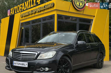 Універсал Mercedes-Benz C-Class 2012 в Києві