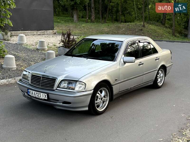 Седан Mercedes-Benz C-Class 2000 в 