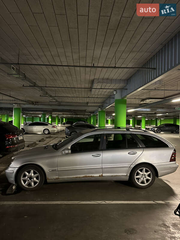 Універсал Mercedes-Benz C-Class 2001 в Києві