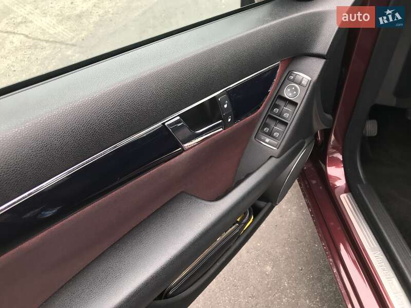 Седан Mercedes-Benz C-Class 2008 в Києві