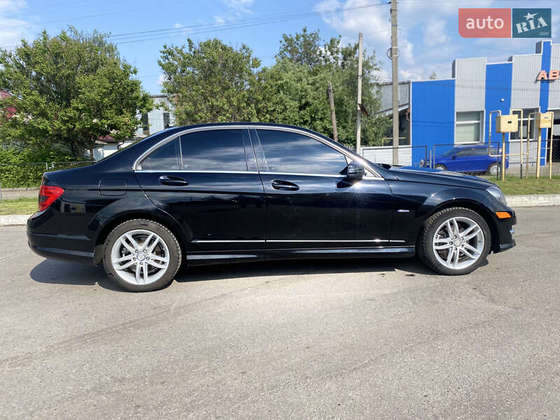 Седан Mercedes-Benz C-Class 2012 в Лубнах