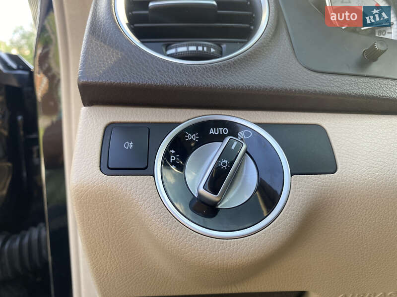 Седан Mercedes-Benz C-Class 2012 в Лубнах