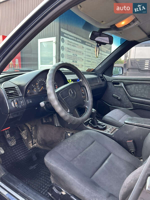 Седан Mercedes-Benz C-Class 1996 в Чернівцях