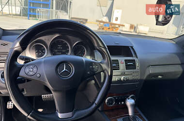 Купе Mercedes-Benz C-Class 2010 в 