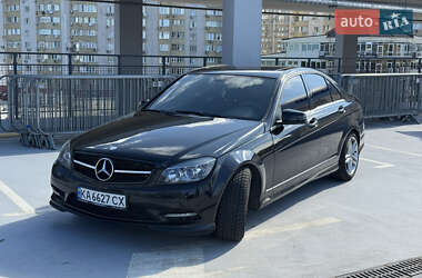 Купе Mercedes-Benz C-Class 2010 в 