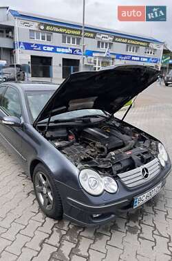 Купе Mercedes-Benz C-Class 2004 в 