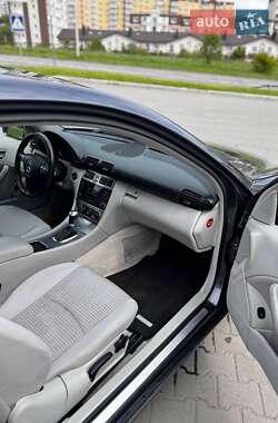Купе Mercedes-Benz C-Class 2004 в 