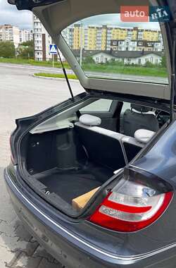 Купе Mercedes-Benz C-Class 2004 в 