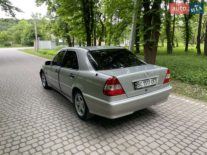 Седан Mercedes-Benz C-Class 1994 в Жовкве