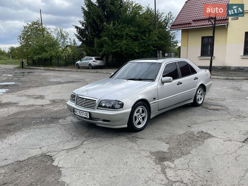 Седан Mercedes-Benz C-Class 1994 в Жовкве