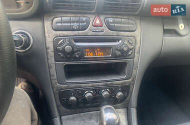 Универсал Mercedes-Benz C-Class 2004 в 