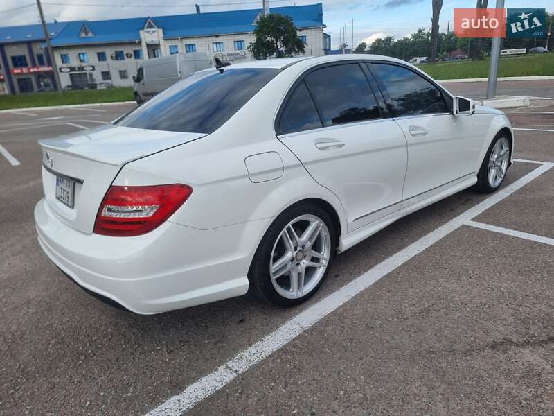 Седан Mercedes-Benz C-Class 2013 в Житомирі