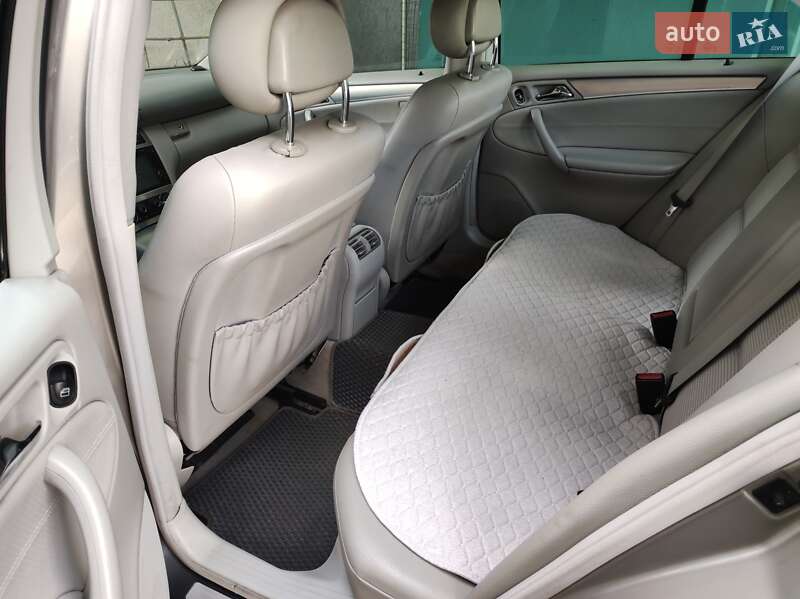 Седан Mercedes-Benz C-Class 2004 в Киеве