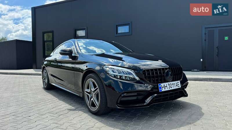 Купе Mercedes-Benz C-Class 2019 в 