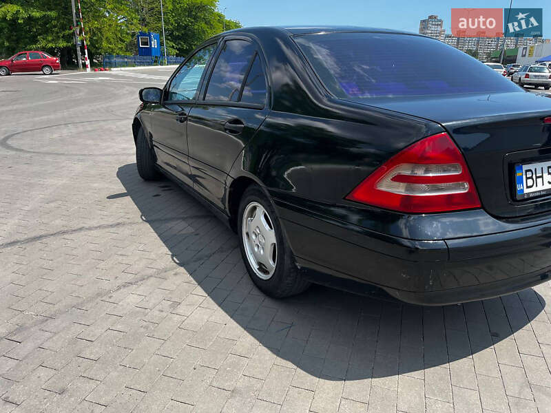 Седан Mercedes-Benz C-Class 2002 в Одессе