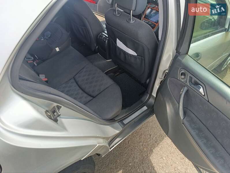 Седан Mercedes-Benz C-Class 2000 в Харкові