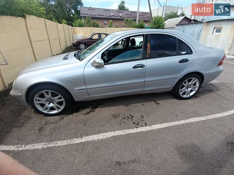 Седан Mercedes-Benz C-Class 2000 в Харкові