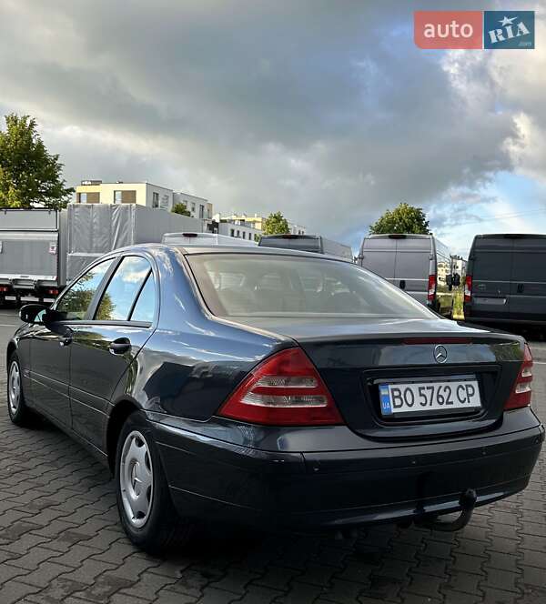 Седан Mercedes-Benz C-Class 2003 в Бучаче