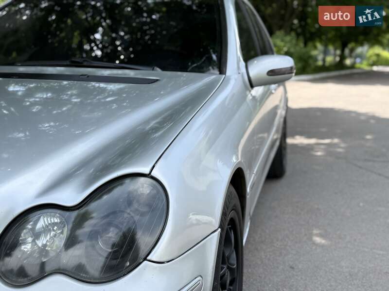 Седан Mercedes-Benz C-Class 2000 в Ровно
