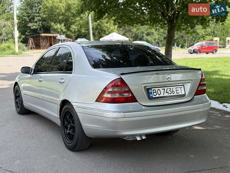 Седан Mercedes-Benz C-Class 2000 в Ровно