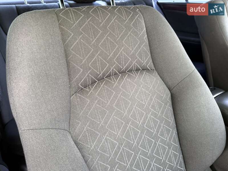 Седан Mercedes-Benz C-Class 2000 в Ровно