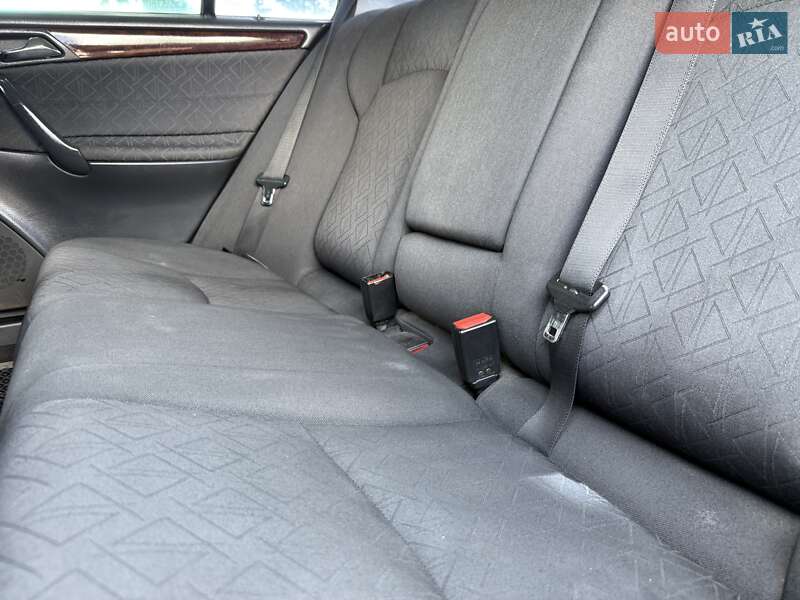 Седан Mercedes-Benz C-Class 2000 в Ровно