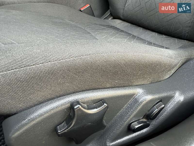 Седан Mercedes-Benz C-Class 2000 в Ровно