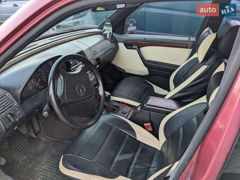 Седан Mercedes-Benz C-Class 1994 в Запоріжжі