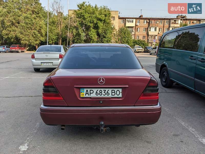Седан Mercedes-Benz C-Class 1994 в Запоріжжі