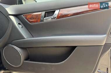 Универсал Mercedes-Benz C-Class 2009 в 