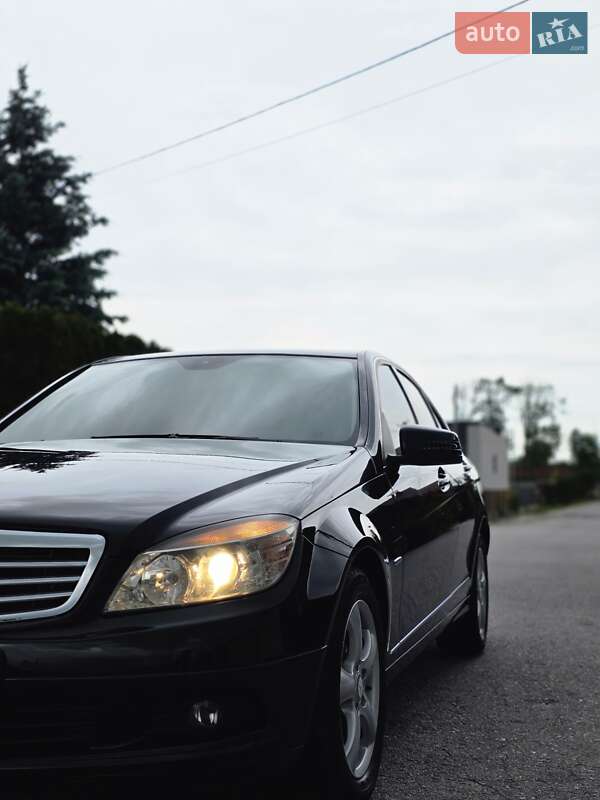 Седан Mercedes-Benz C-Class 2010 в Вінниці
