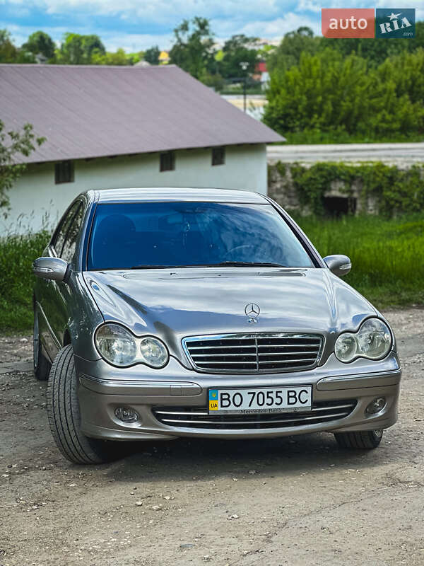Седан Mercedes-Benz C-Class 2004 в Тернополі