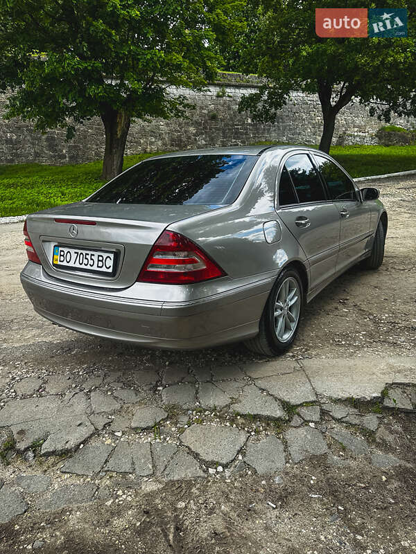 Седан Mercedes-Benz C-Class 2004 в Тернополі