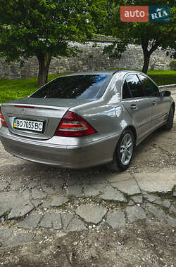 Седан Mercedes-Benz C-Class 2004 в 