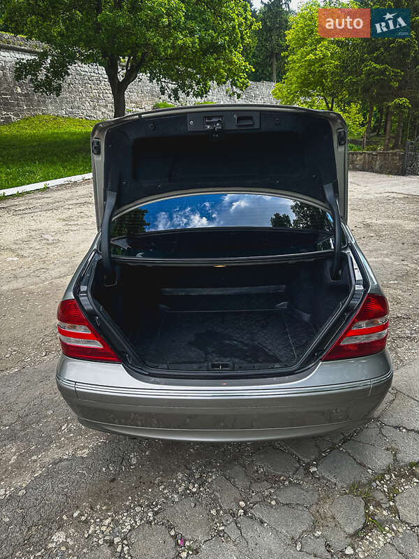 Седан Mercedes-Benz C-Class 2004 в Тернополі