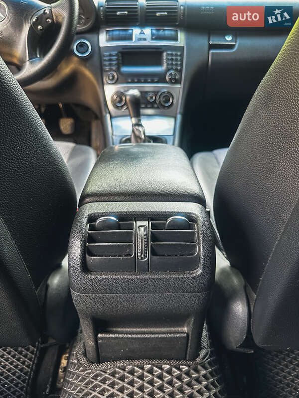 Седан Mercedes-Benz C-Class 2004 в Тернополі