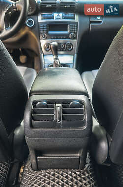 Седан Mercedes-Benz C-Class 2004 в 