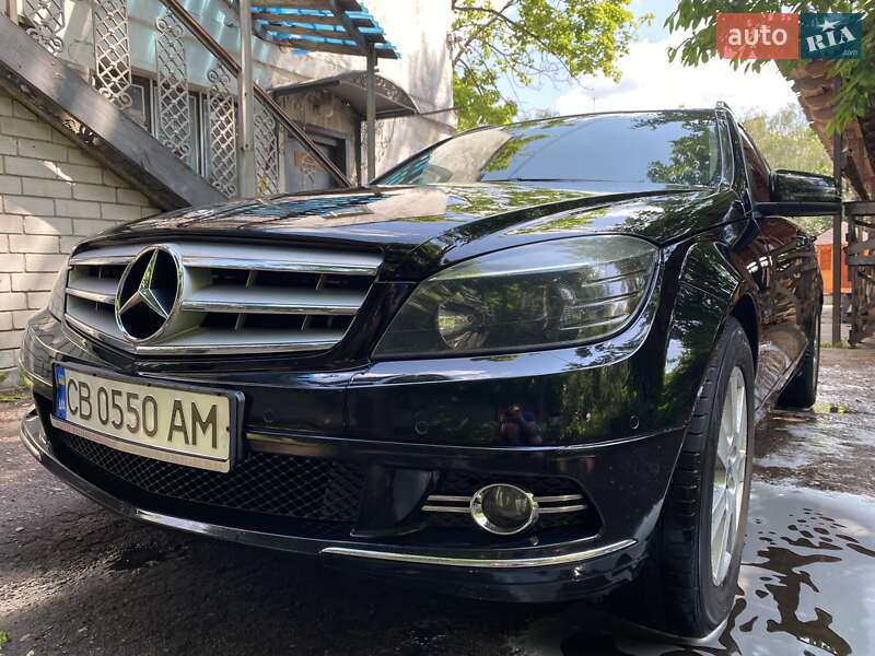 Універсал Mercedes-Benz C-Class 2009 в Чернігові