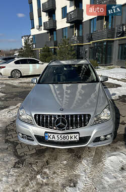 Універсал Mercedes-Benz C-Class 2011 в 