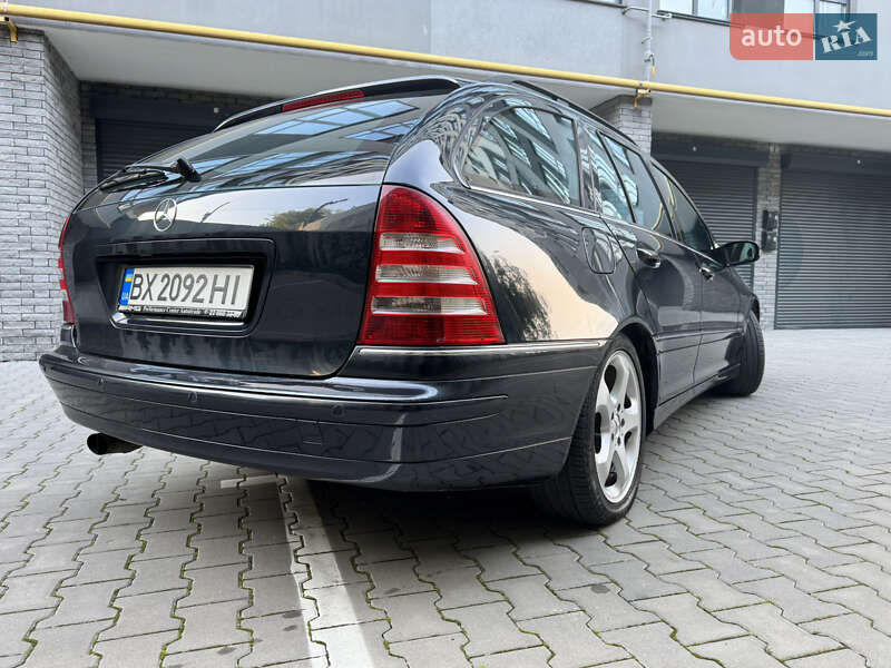 Універсал Mercedes-Benz C-Class 2004 в Хмельницькому