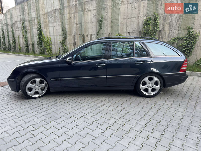 Універсал Mercedes-Benz C-Class 2004 в Хмельницькому