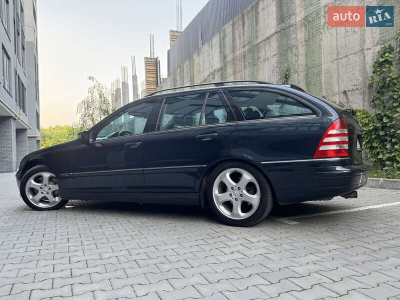 Універсал Mercedes-Benz C-Class 2004 в Хмельницькому