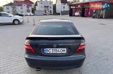 Купе Mercedes-Benz C-Class 2006 в 