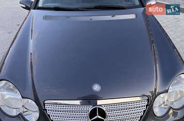 Купе Mercedes-Benz C-Class 2006 в 